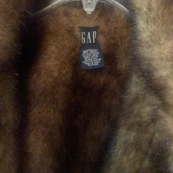 Black denim jacket with faux fur 20 inch chest to chest 24 inch shoulder down - Picture 4 of 5